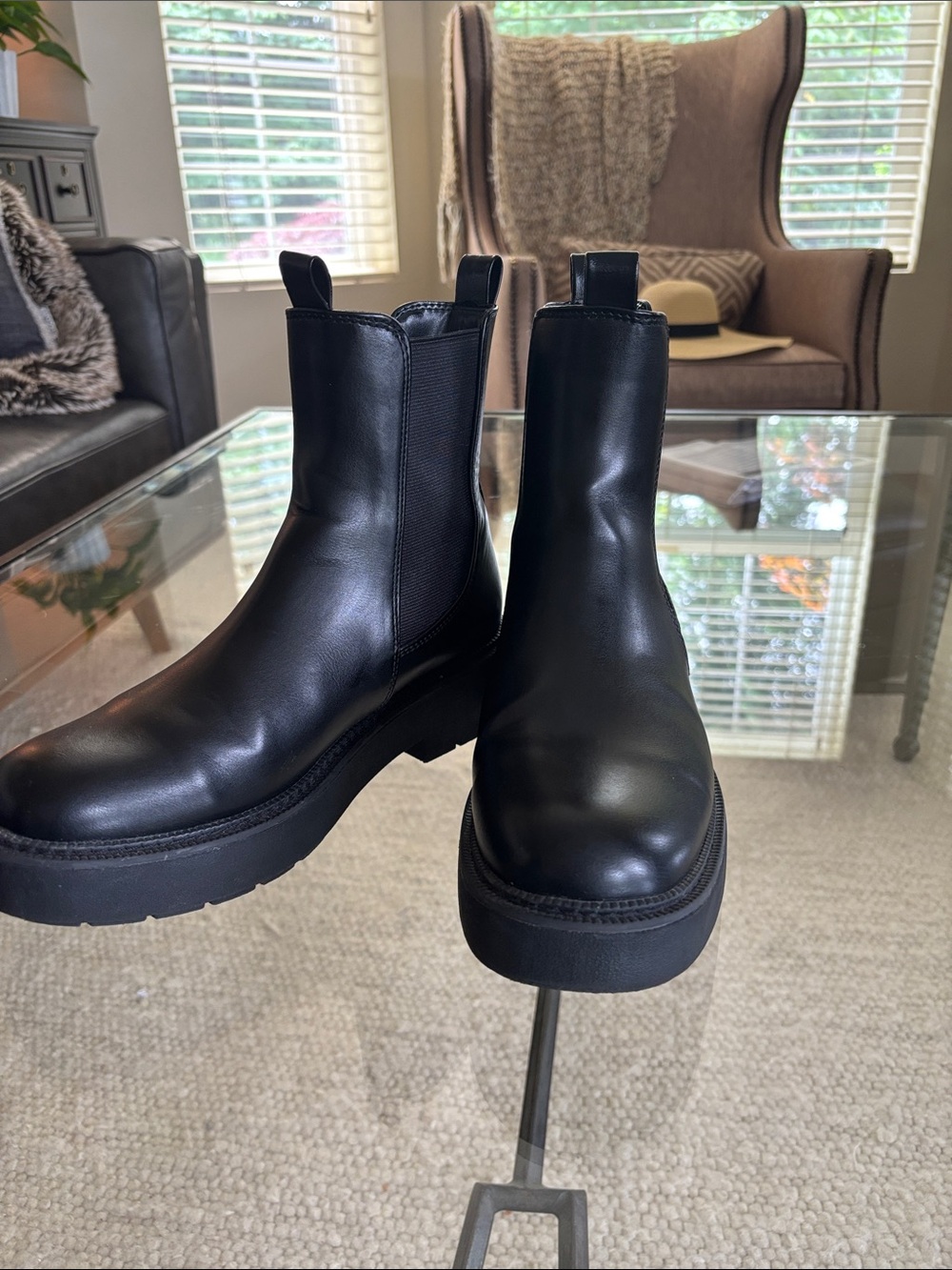 Black Chelsea Combat Boots - Sleek Platform Moto Style